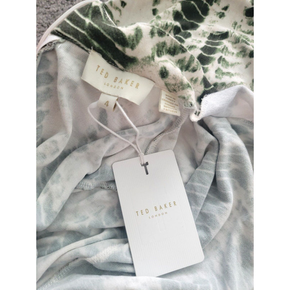 Elegant Green and White Patterned Dress - Picture 6 of 12